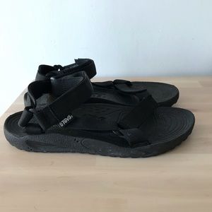 Men’s black Teva sandals
